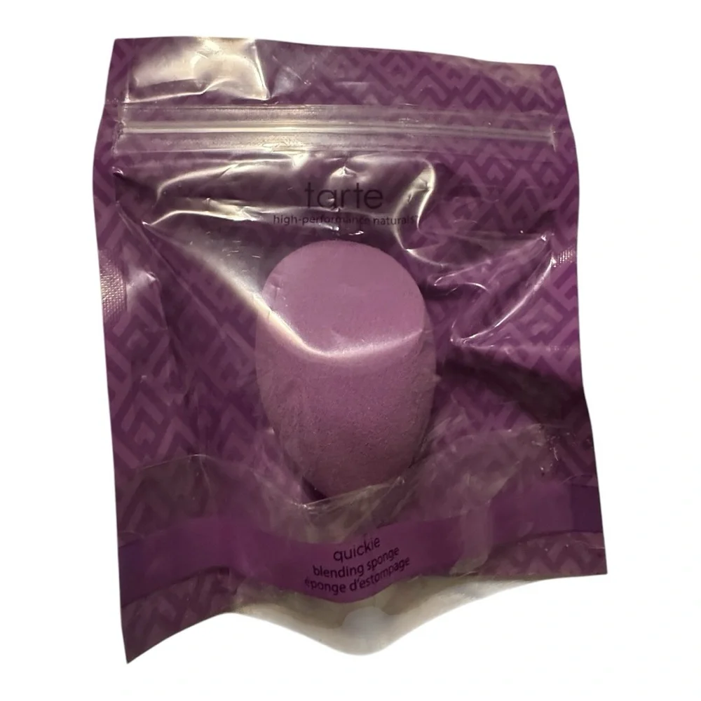 Tarte Set of Airbuki Brush and The Shaper and The Quickie Sponges - Picture 8 of 11